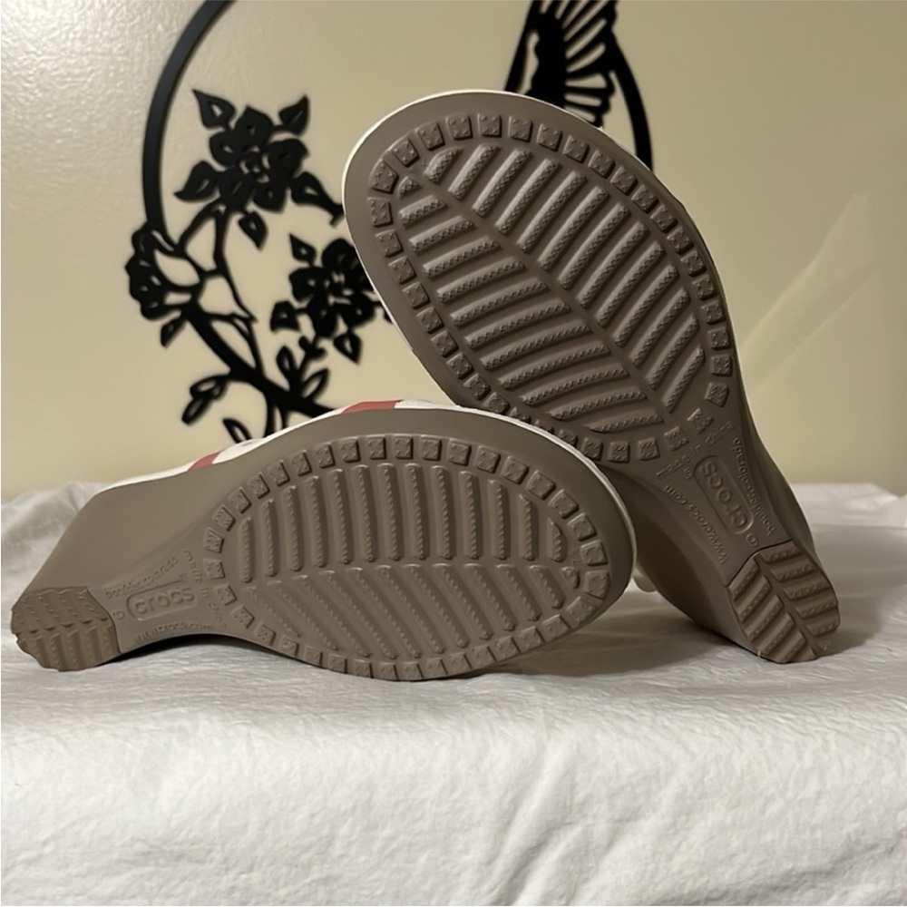Crocs Women's Sandals - Cream and Brown - Picture 3 of 4